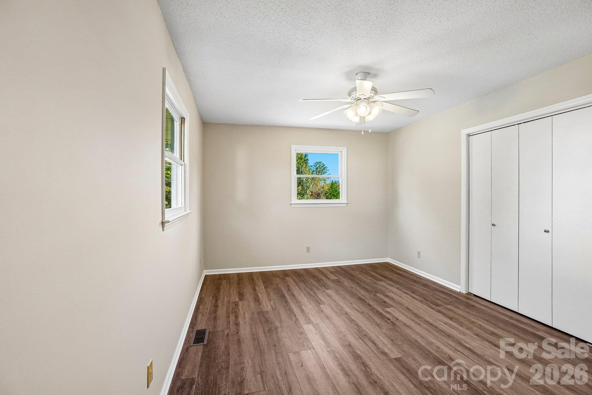 Single Family Residence at 35 Lisam Way, Etowah, photo 19 of 33