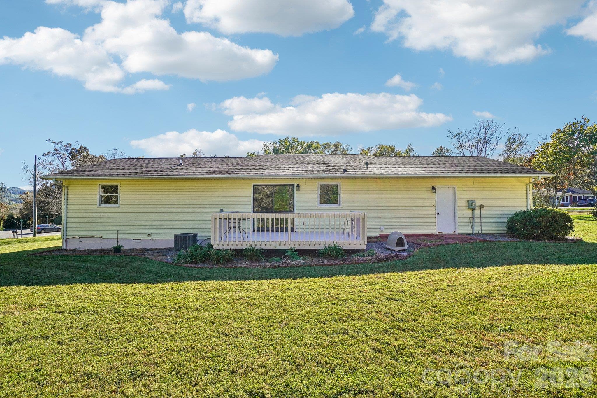 Single Family Residence at 35 Lisam Way, Etowah, photo 29 of 33