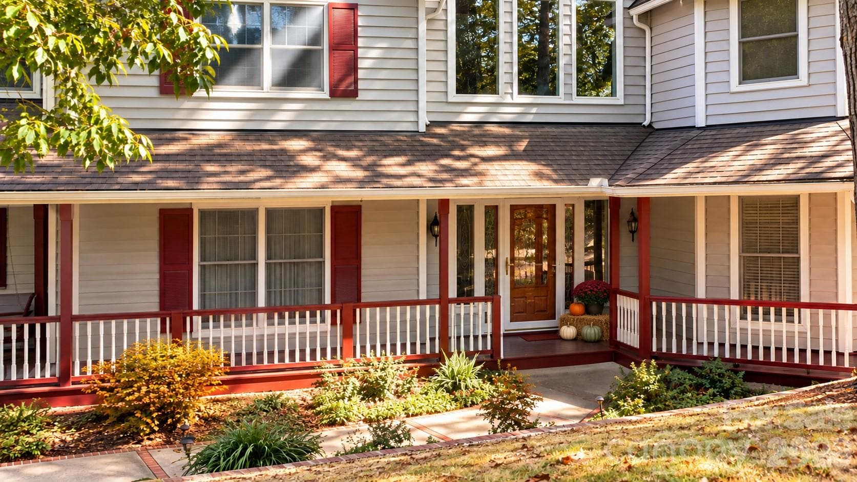 Single Family Residence at 169 Windsor Road, Asheville, photo 2 of 38