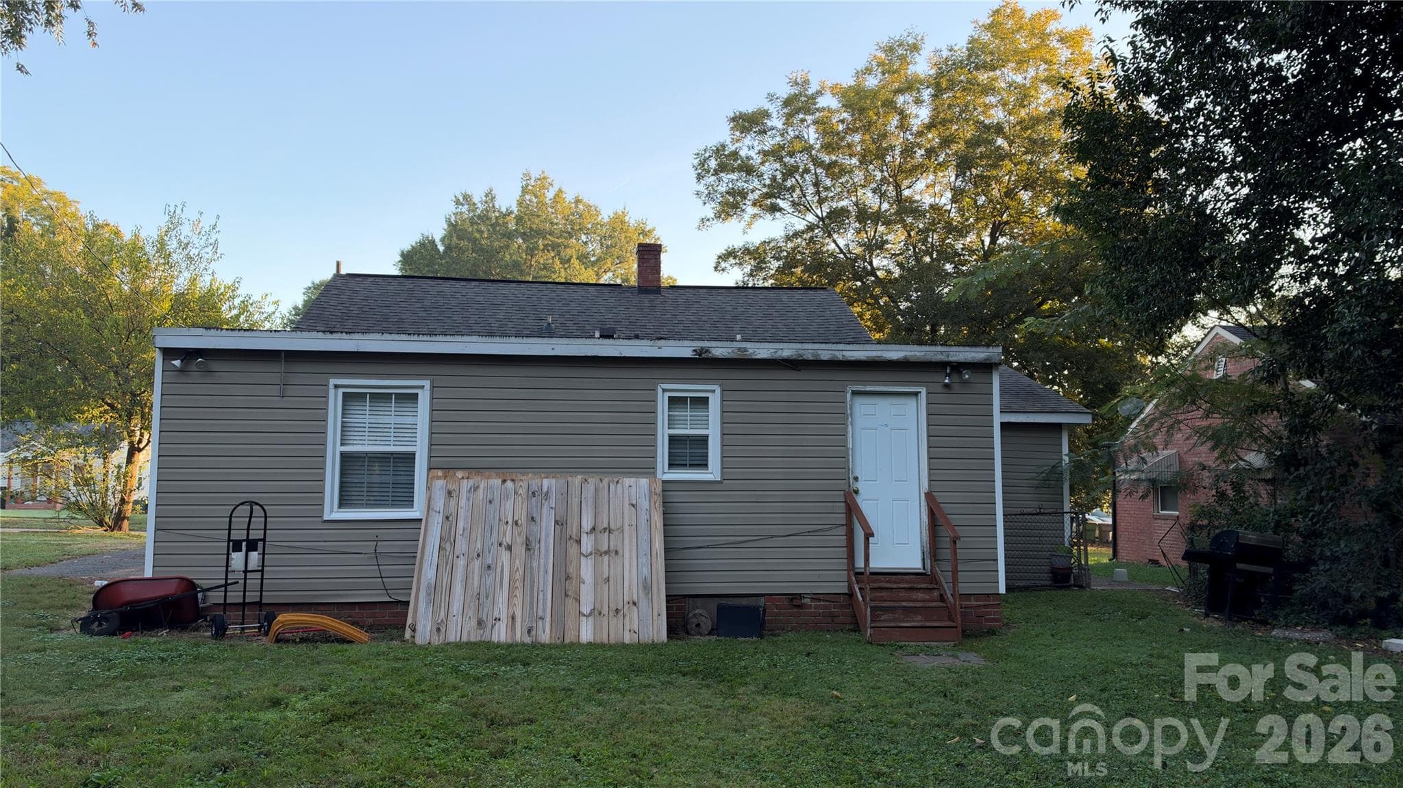 Single Family Residence at 523 W 28th Street, Charlotte, photo 9 of 22