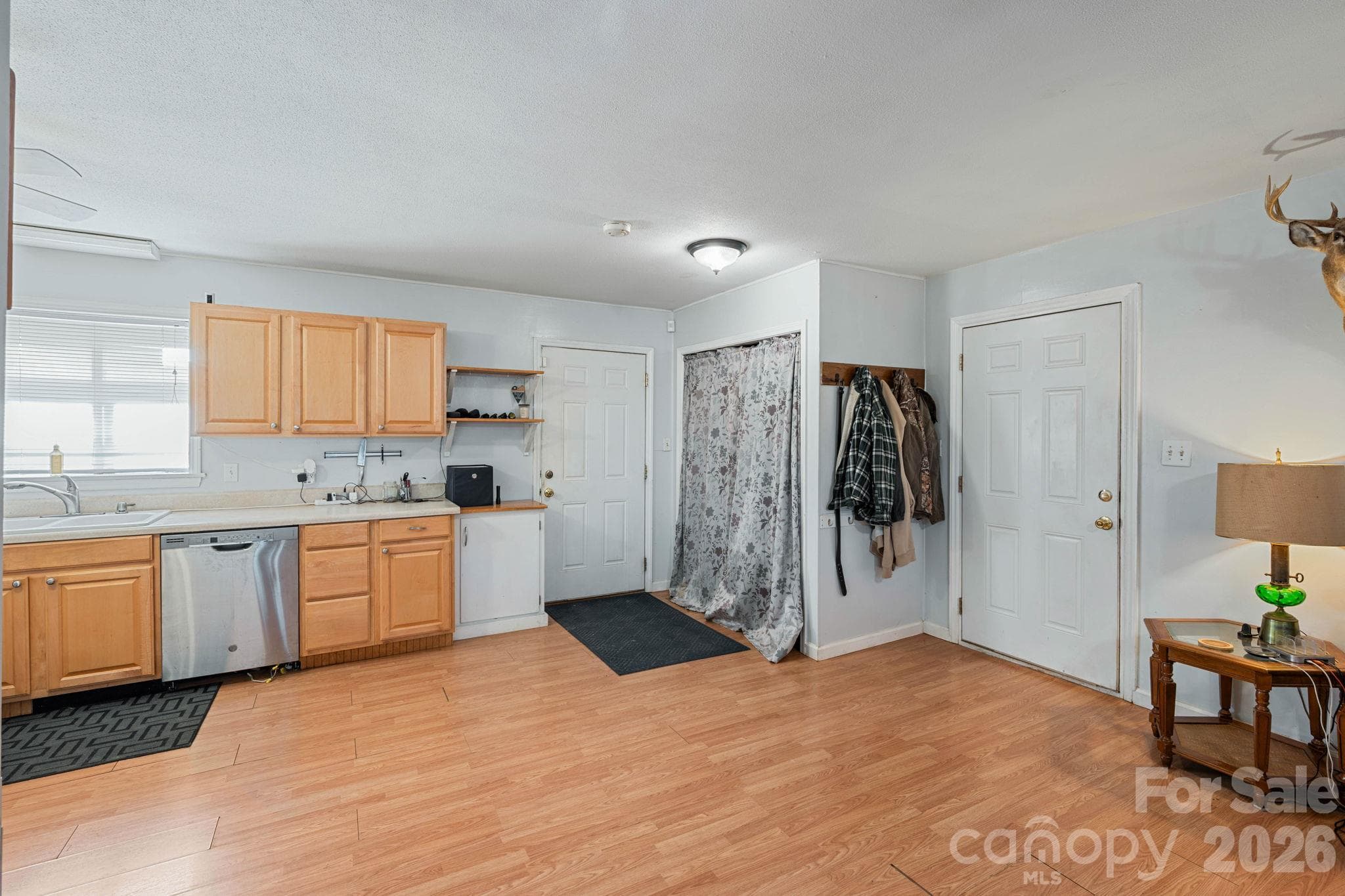 Single Family Residence at 5507 Valley Field Road, Hickory, photo 5 of 31