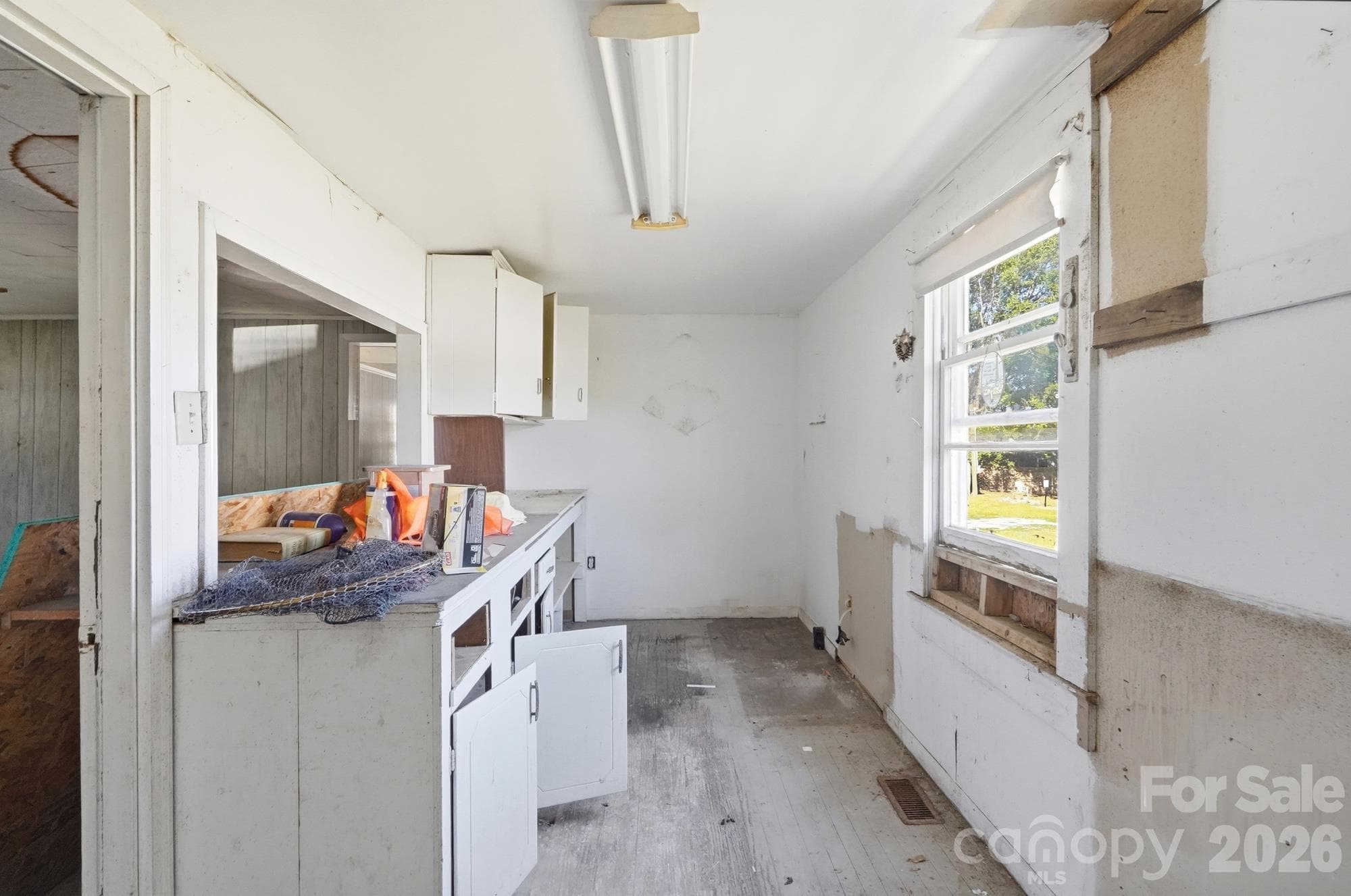 Single Family Residence at 706 Old North Main Street, Clover, photo 24 of 41