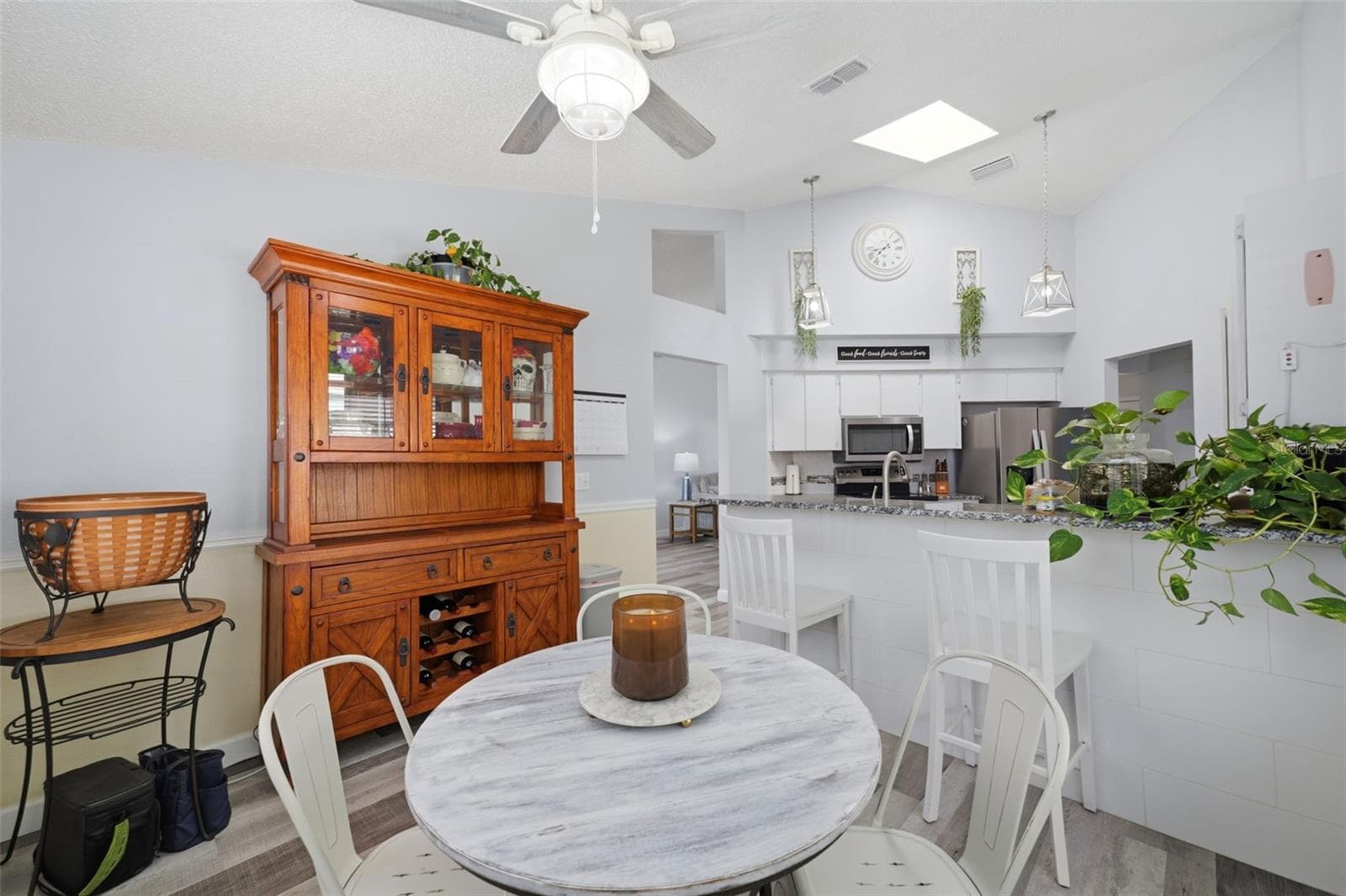 Breakfast Nook - 1388 HASTINGS RD, SPRING HILL