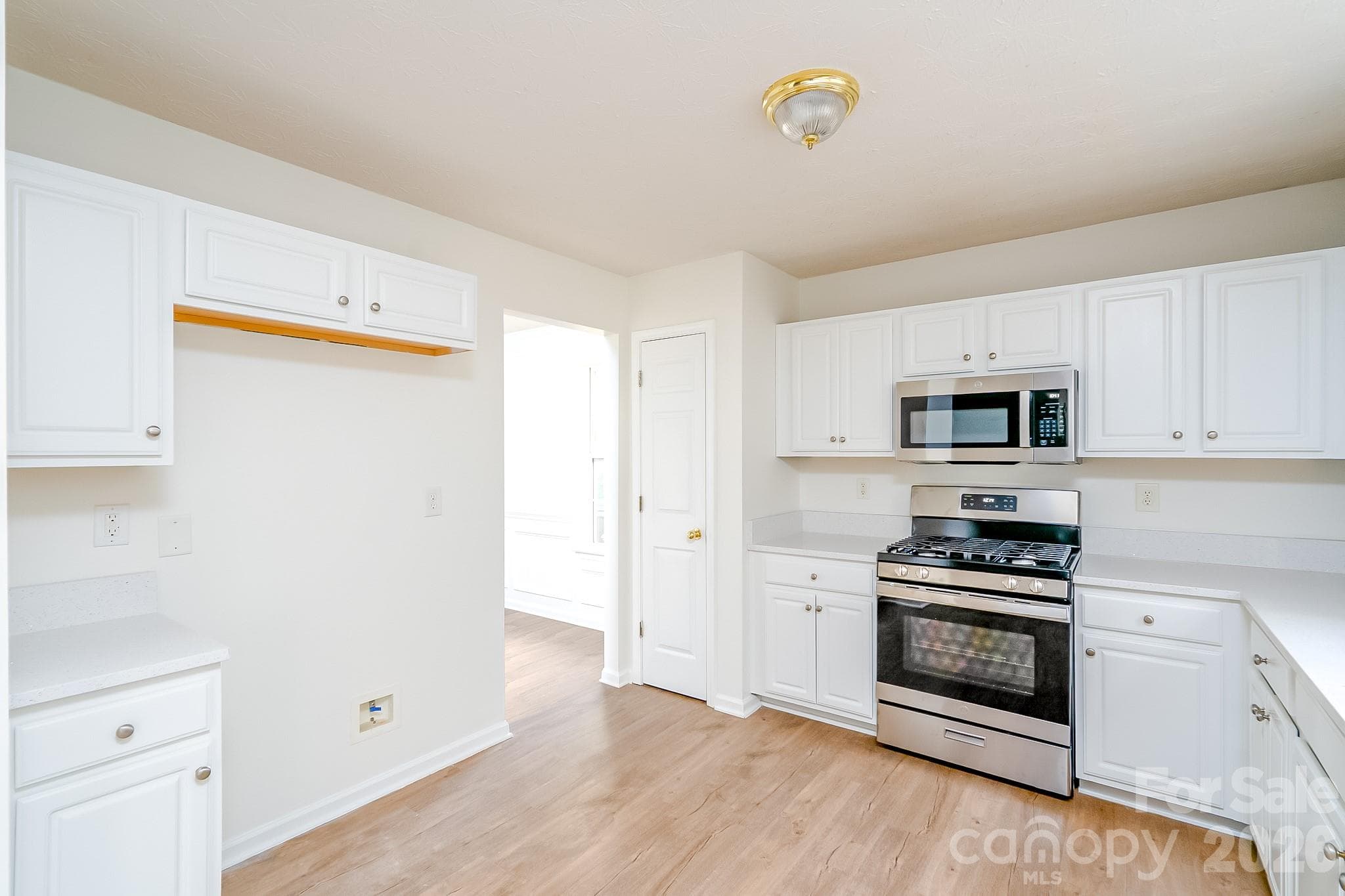 Single Family Residence at 5124 Eagle Creek Drive, Charlotte, photo 6 of 42