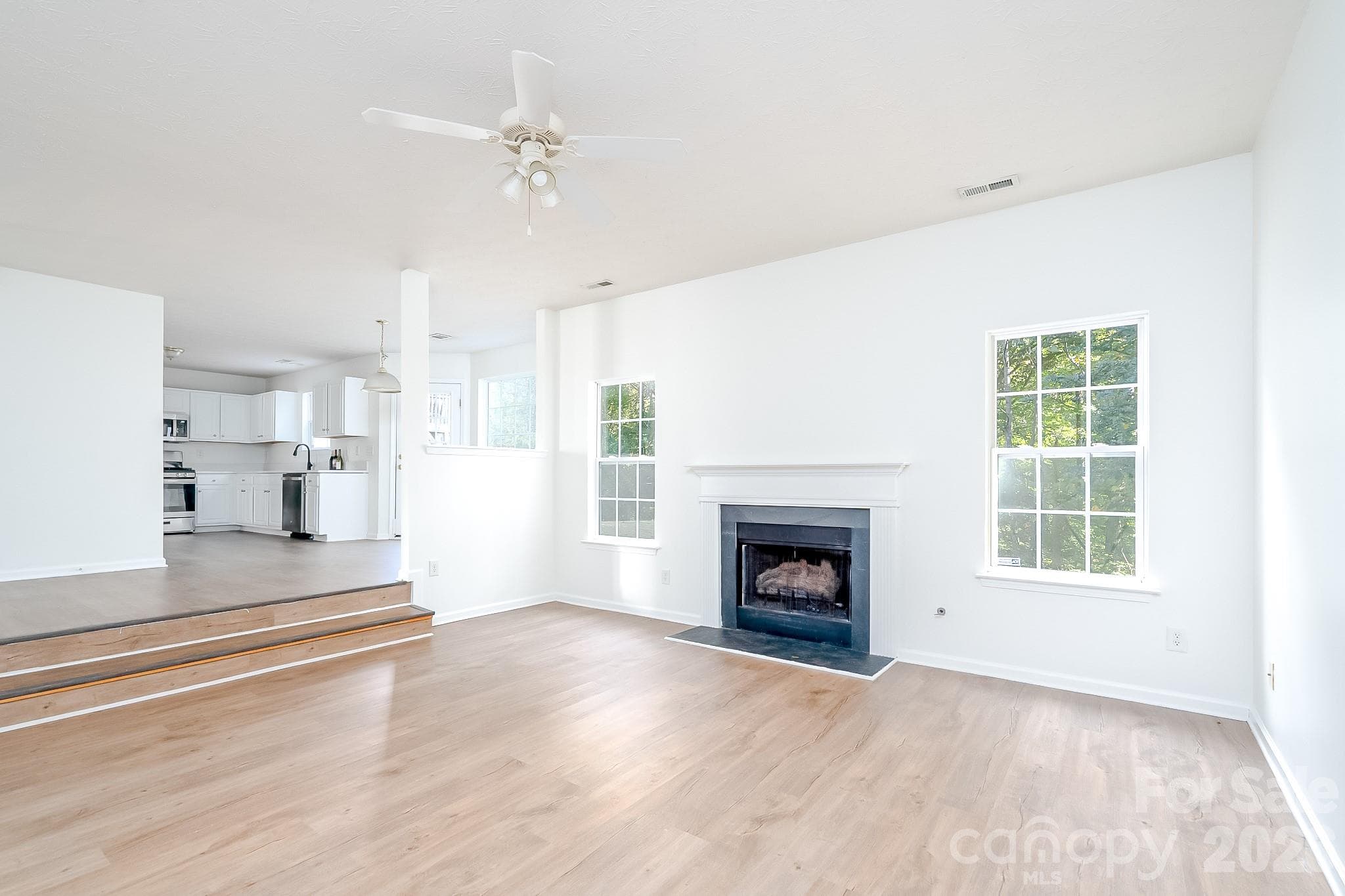 Single Family Residence at 5124 Eagle Creek Drive, Charlotte, photo 13 of 42