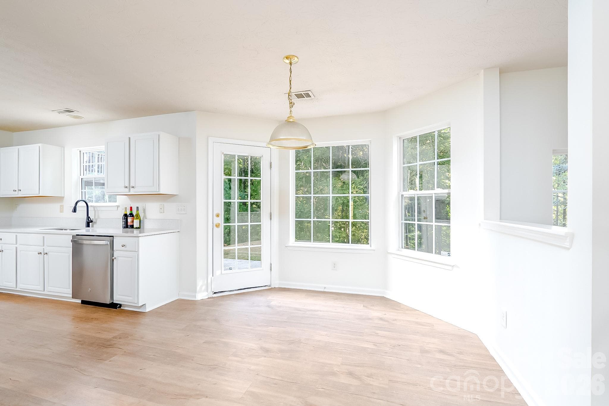 Single Family Residence at 5124 Eagle Creek Drive, Charlotte, photo 14 of 42