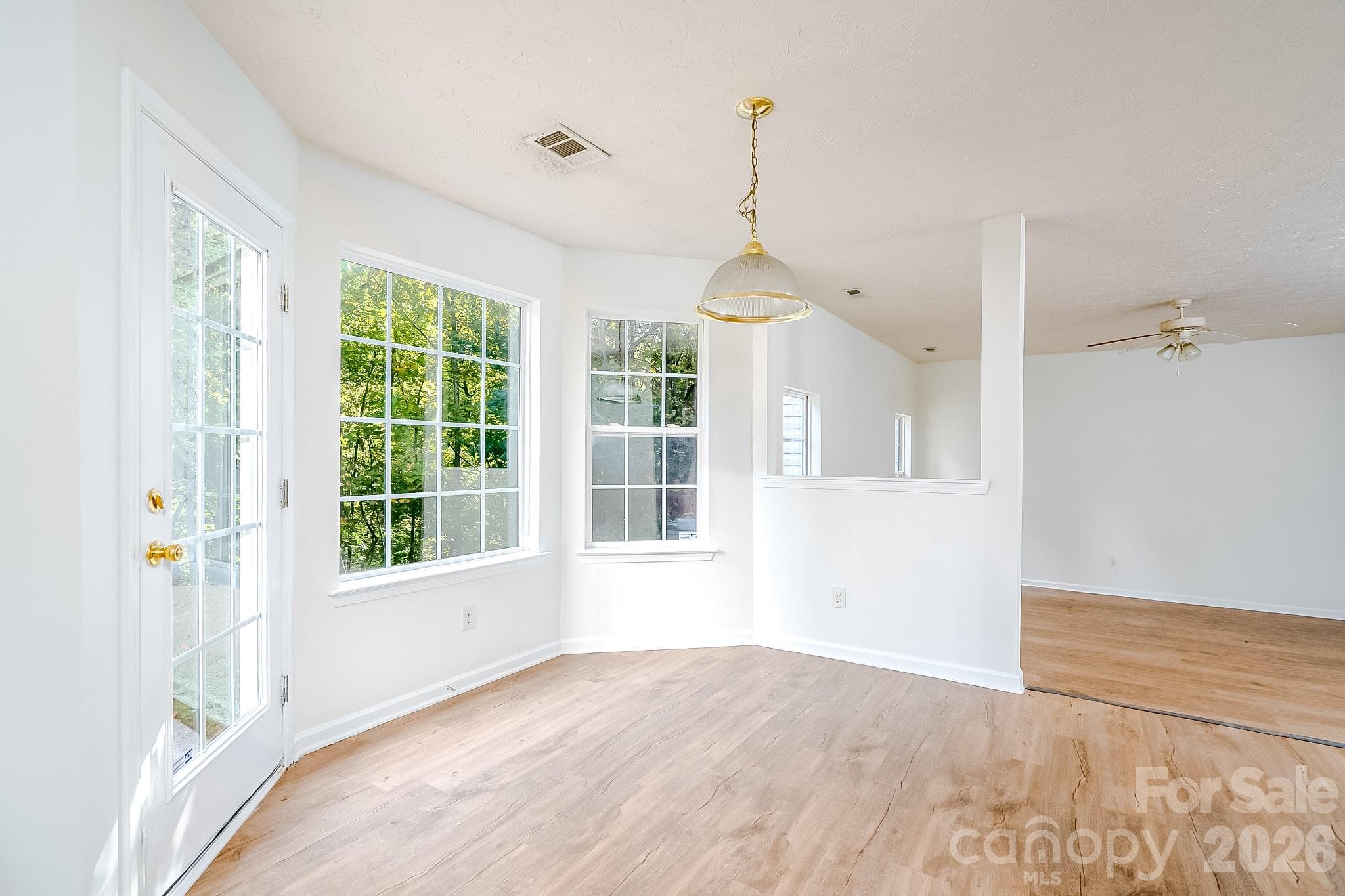 Single Family Residence at 5124 Eagle Creek Drive, Charlotte, photo 15 of 42