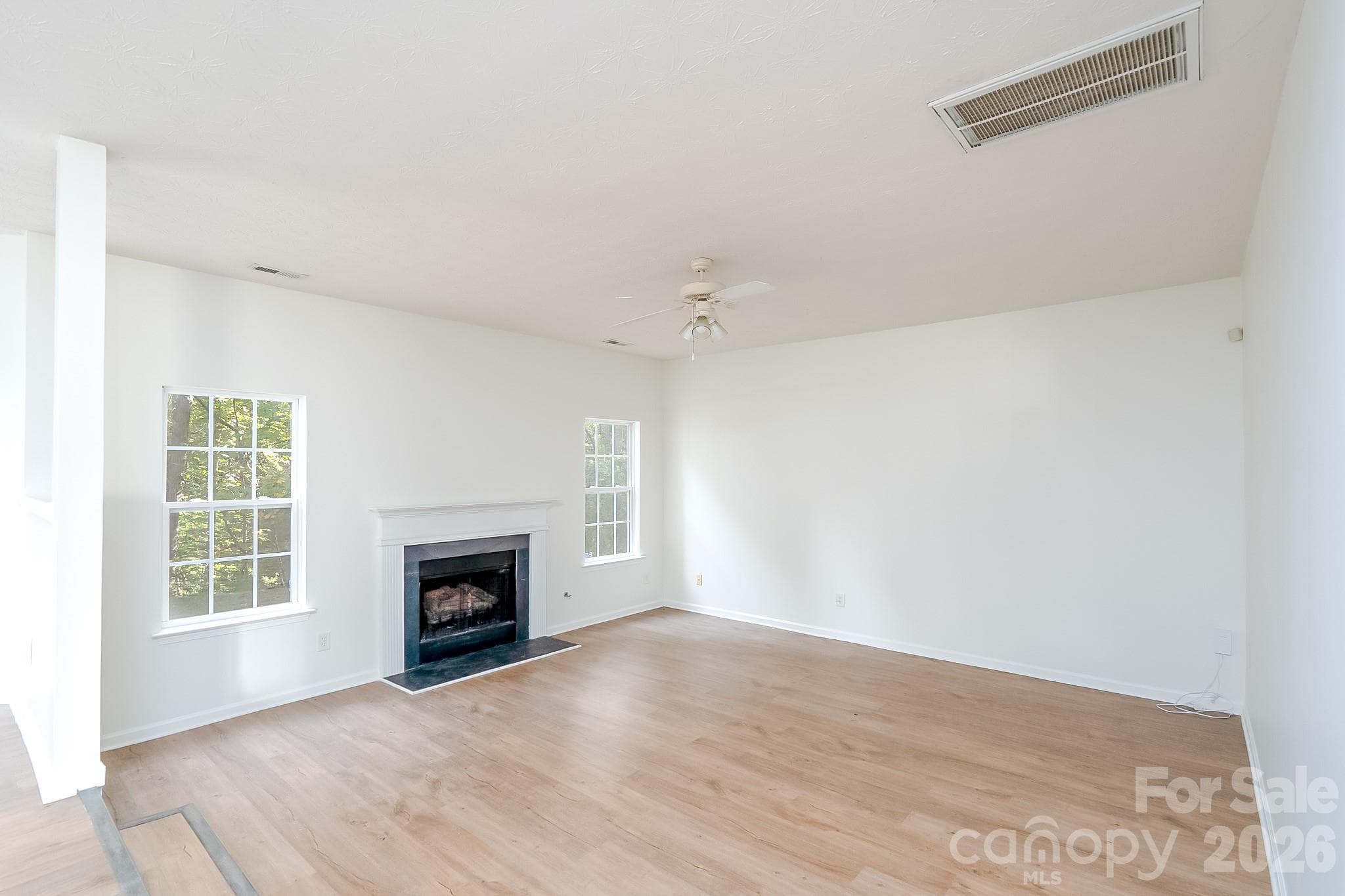Single Family Residence at 5124 Eagle Creek Drive, Charlotte, photo 16 of 42