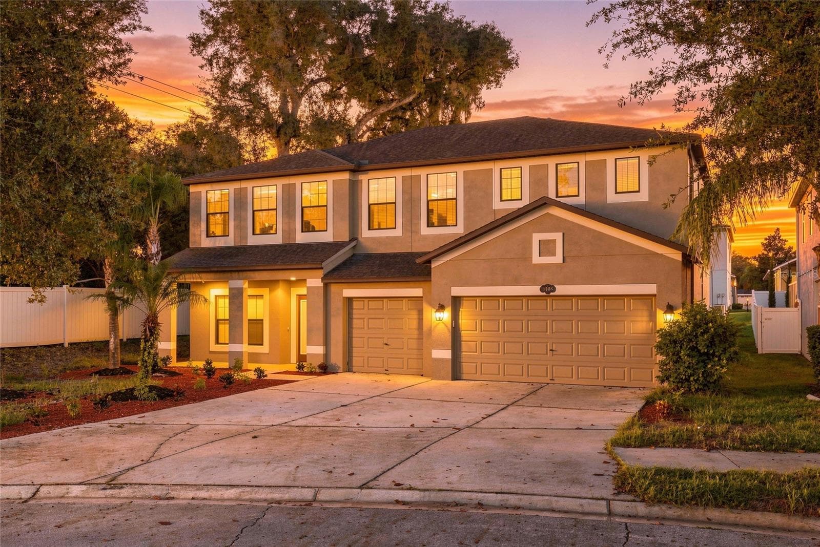 Single Family Residence at 1306 GARDEN STONE LN, BRANDON, photo 2 of 60
