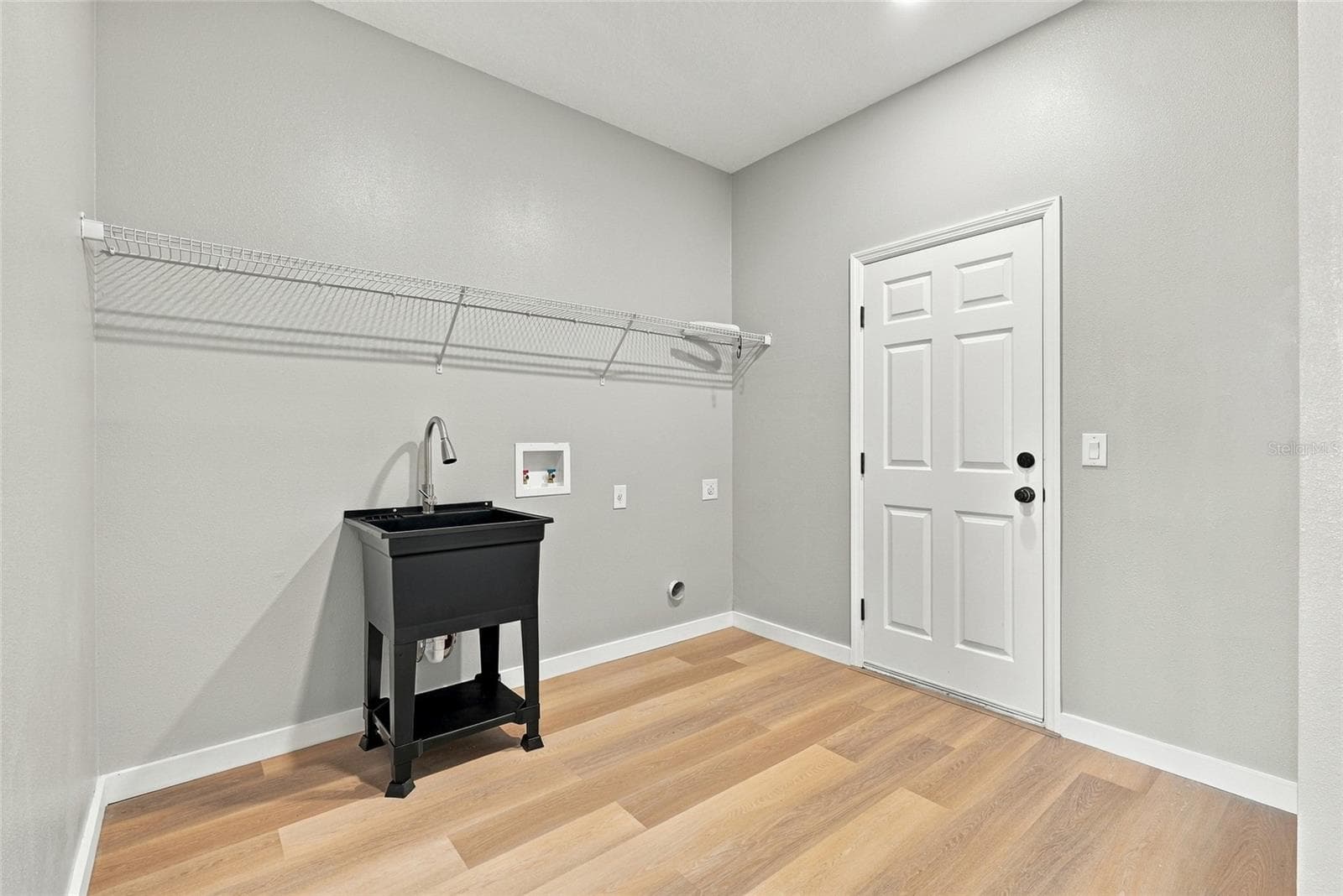 Indoor Laundry - 1306 GARDEN STONE LN, BRANDON