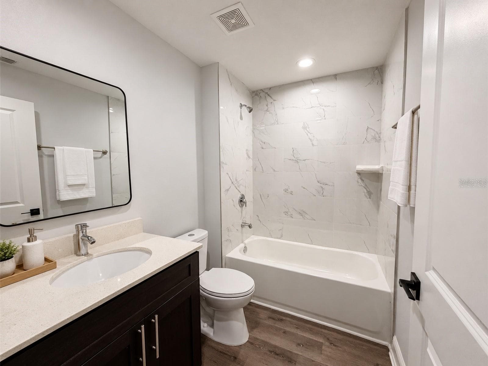 Virtually staged - 244 TANAGER AVE, SEBRING