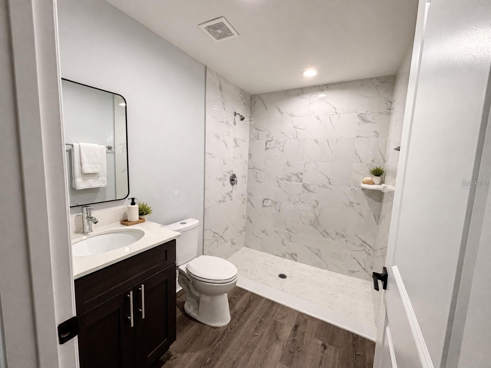 Virtually staged - 244 TANAGER AVE, SEBRING