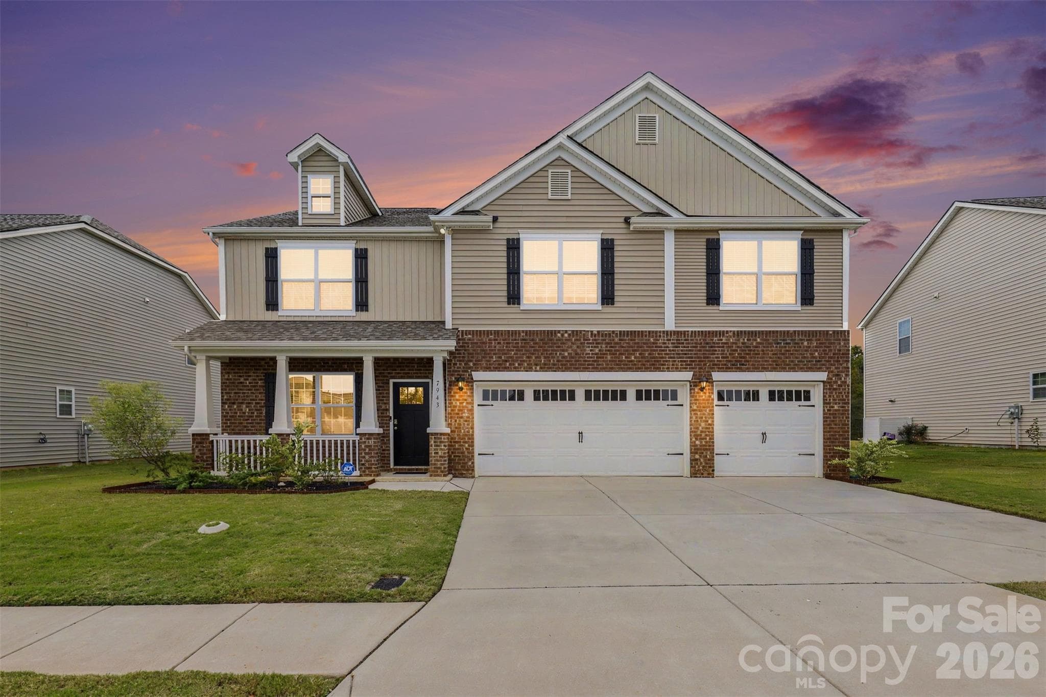 Single Family Residence at 7943 Stonehouse Drive, Gastonia, photo 2 of 45