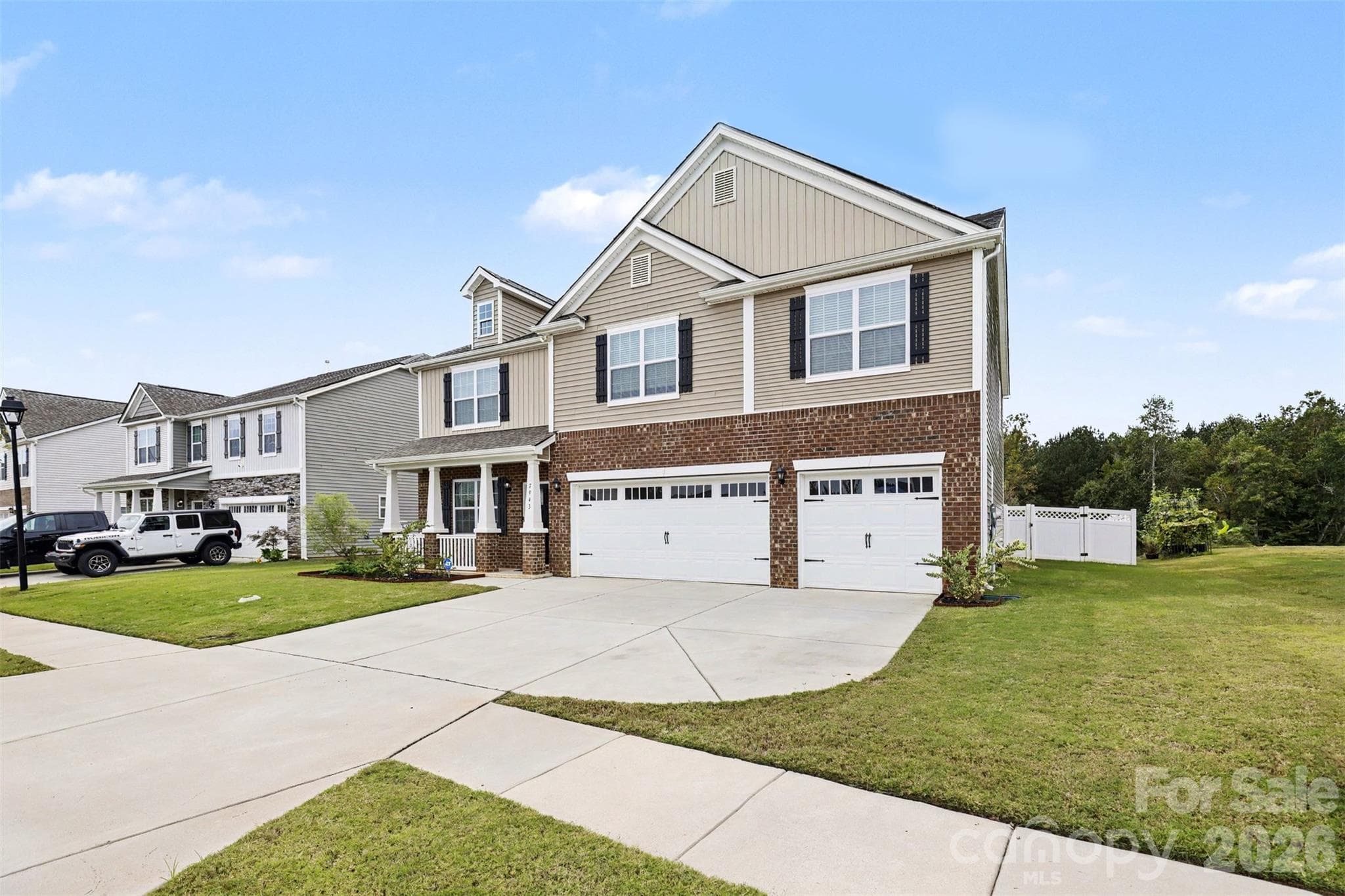 Single Family Residence at 7943 Stonehouse Drive, Gastonia, photo 3 of 45