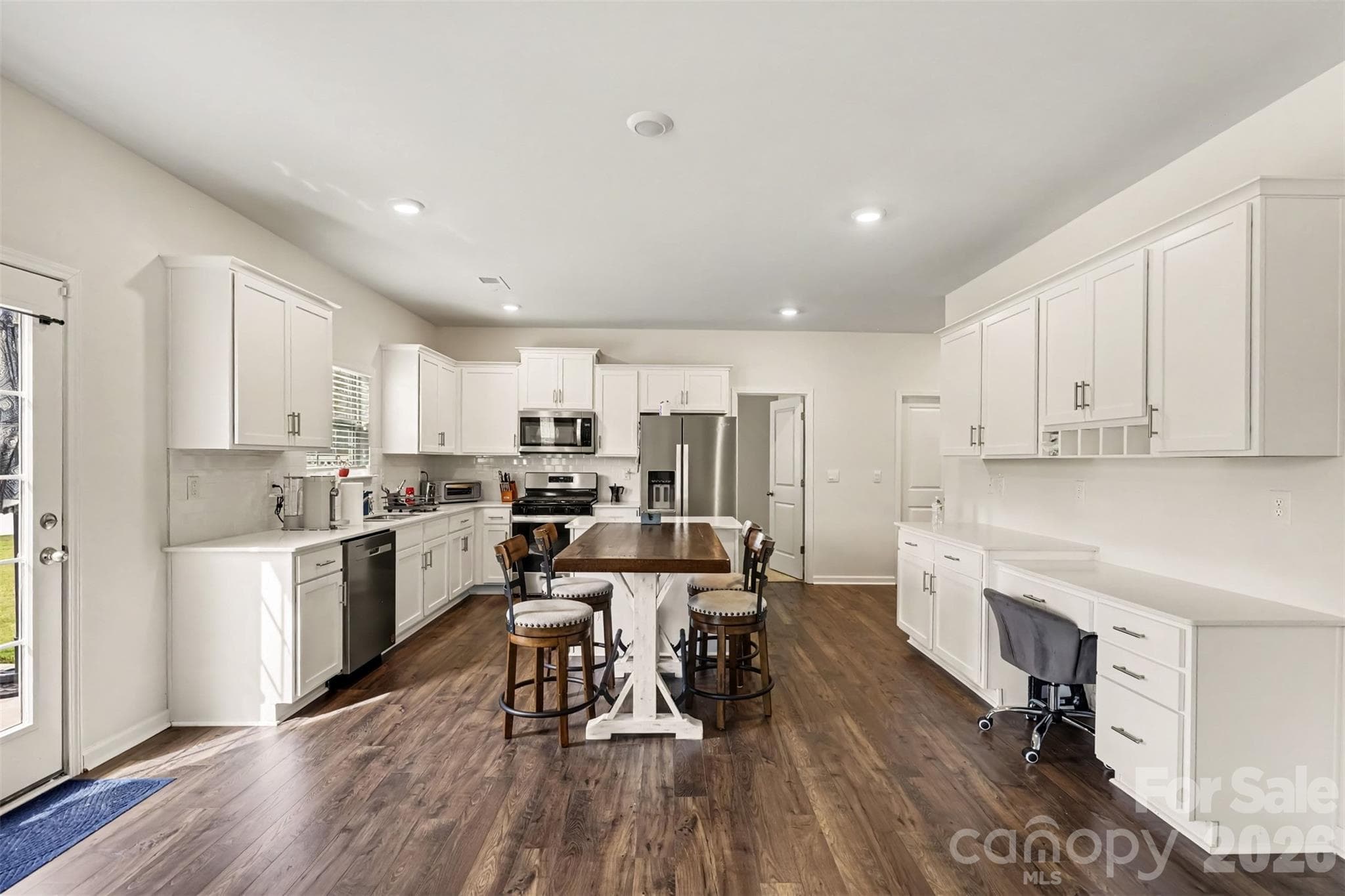 Single Family Residence at 7943 Stonehouse Drive, Gastonia, photo 14 of 45