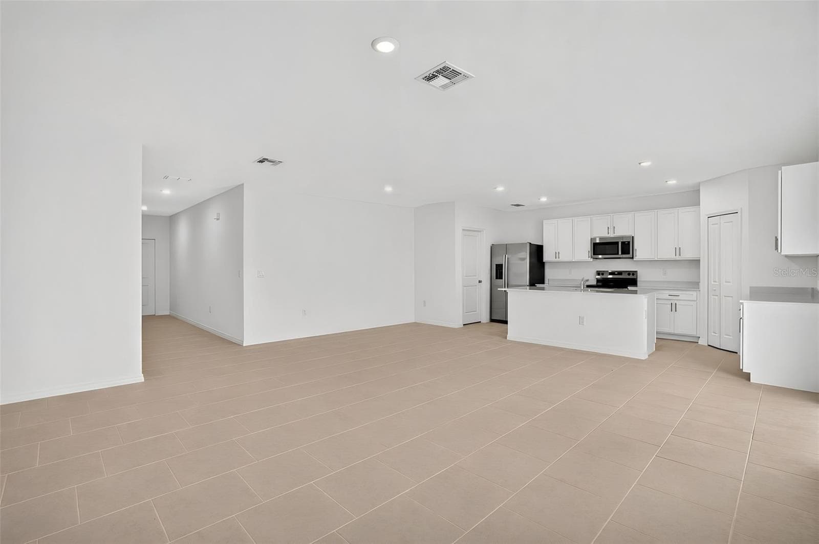 Single Family Residence at 18111 MELLON ST, PARRISH, photo 4 of 19