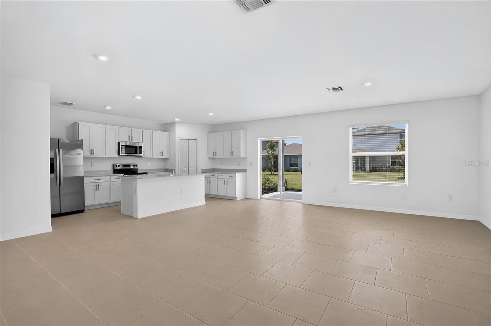 Single Family Residence at 18111 MELLON ST, PARRISH, photo 6 of 19
