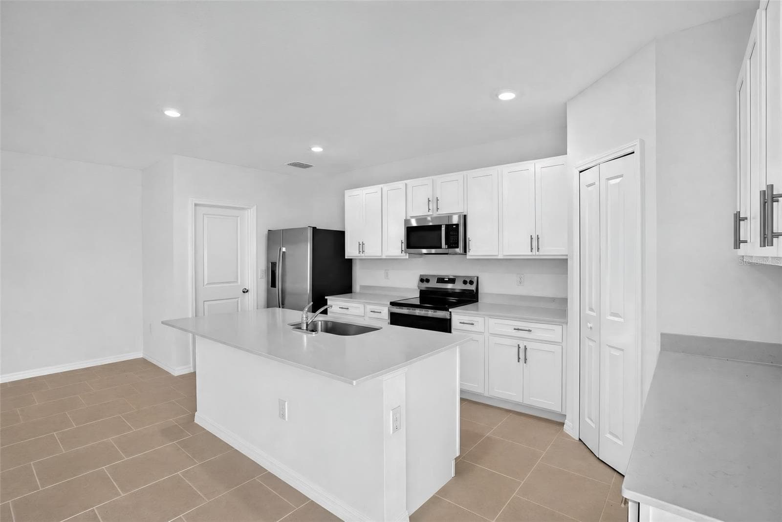 Single Family Residence at 18111 MELLON ST, PARRISH, photo 7 of 19