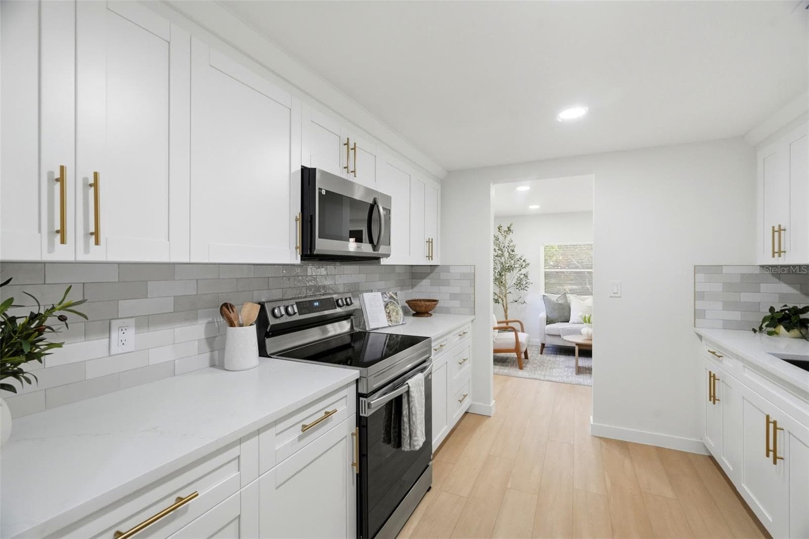 Kitchen - 7909 49TH AVE N, ST PETERSBURG