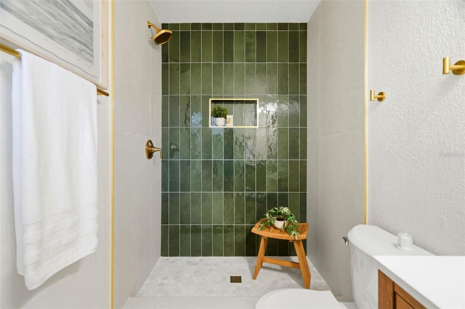 En-Suite Bathroom - 7909 49TH AVE N, ST PETERSBURG