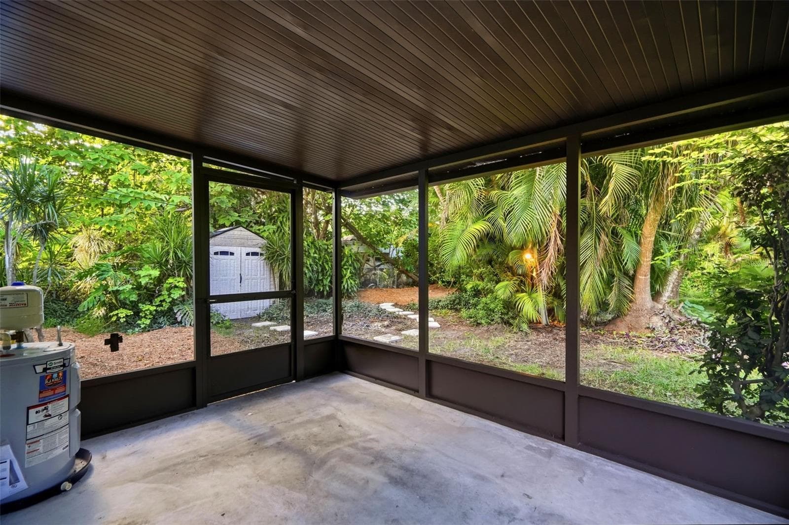 Screened-In Porch - 7909 49TH AVE N, ST PETERSBURG