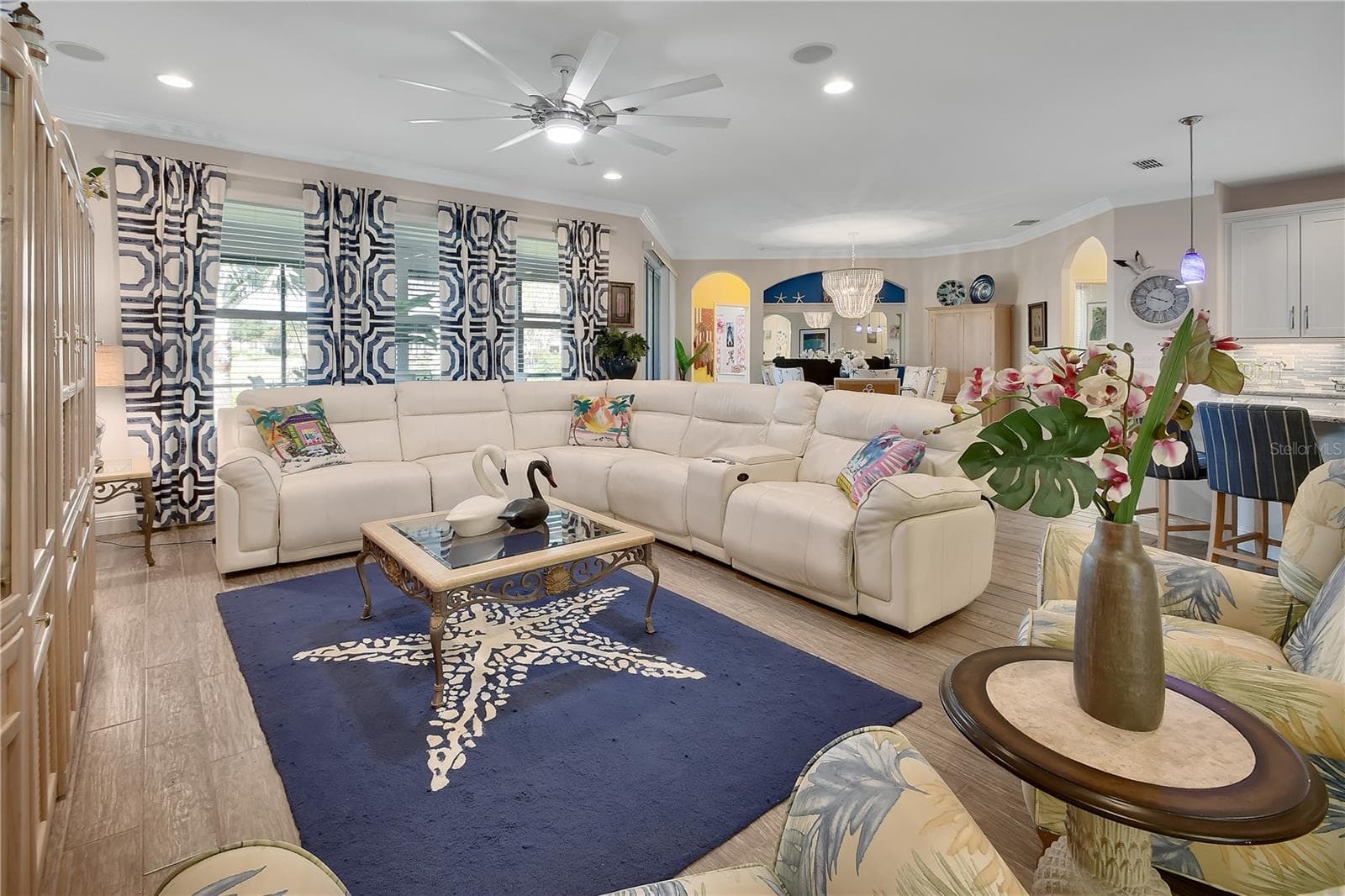 Gathering area - 126 MYRTLEBERRY LN, DELAND