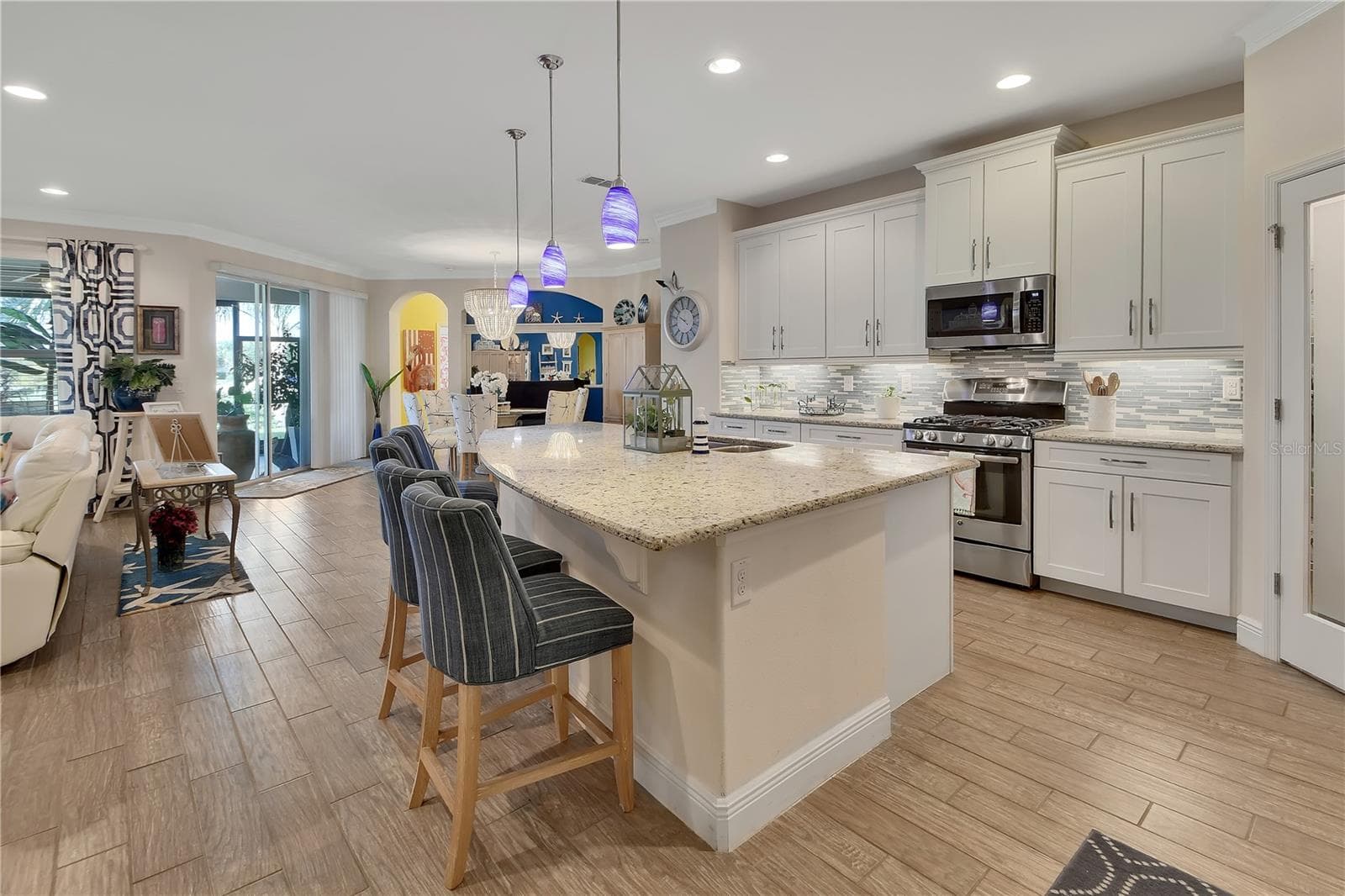 Well designed kitchen - 126 MYRTLEBERRY LN, DELAND