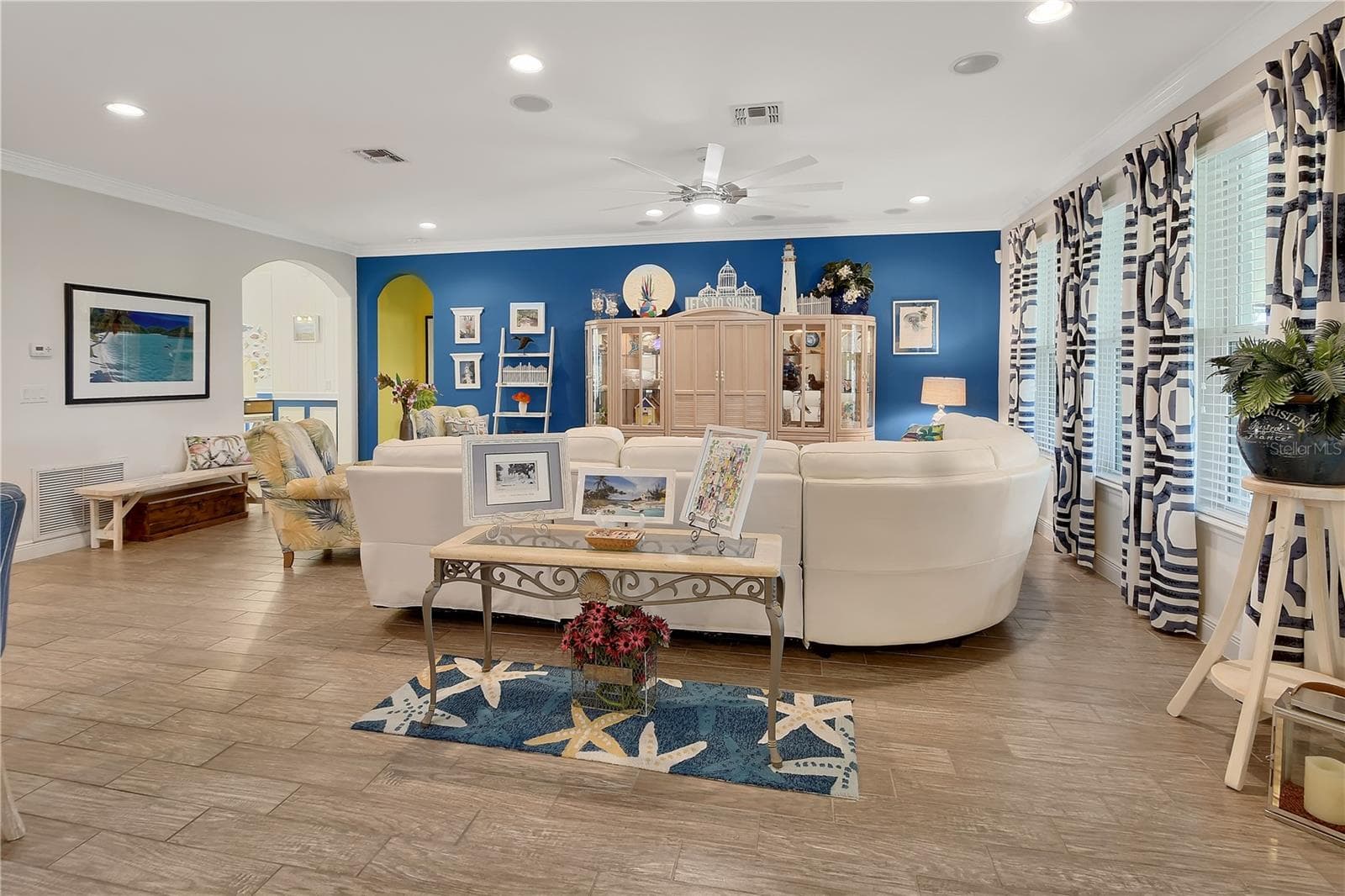 Living area - 126 MYRTLEBERRY LN, DELAND