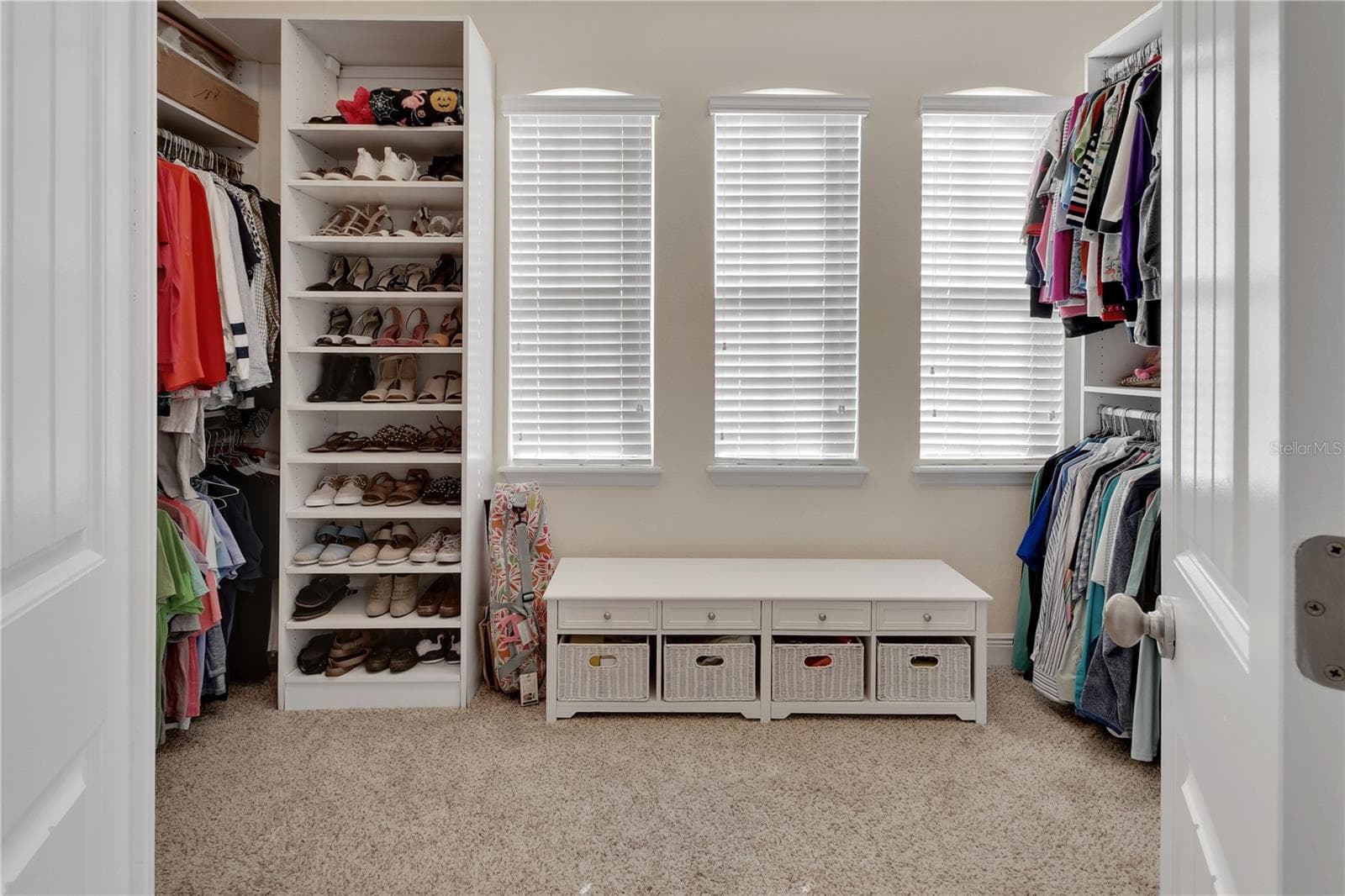 Spacious walk in closet - 126 MYRTLEBERRY LN, DELAND