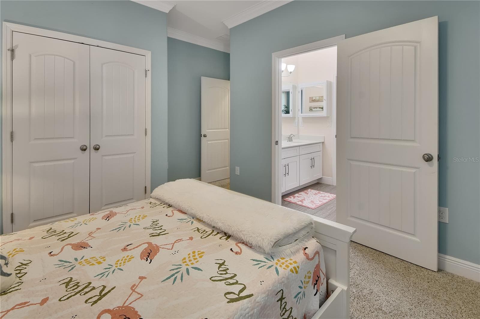 Bedroom 2 with entrance to Jack & Jill bath - 126 MYRTLEBERRY LN, DELAND