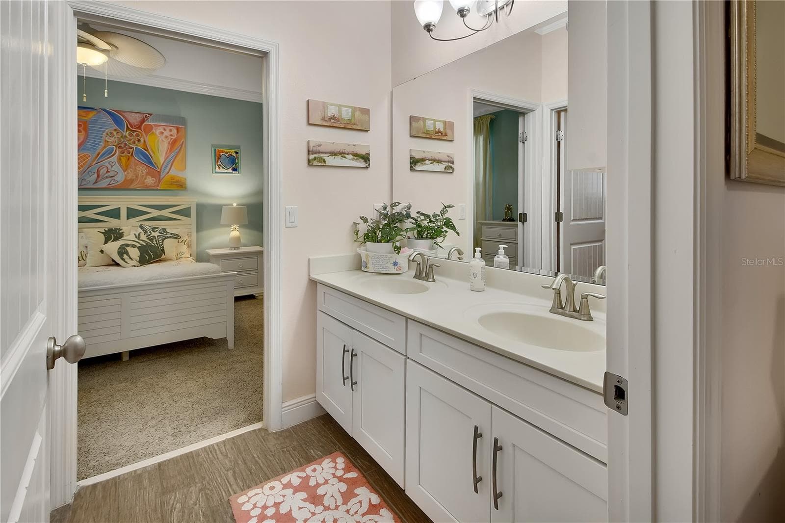 Jack and Jill Bath - 126 MYRTLEBERRY LN, DELAND