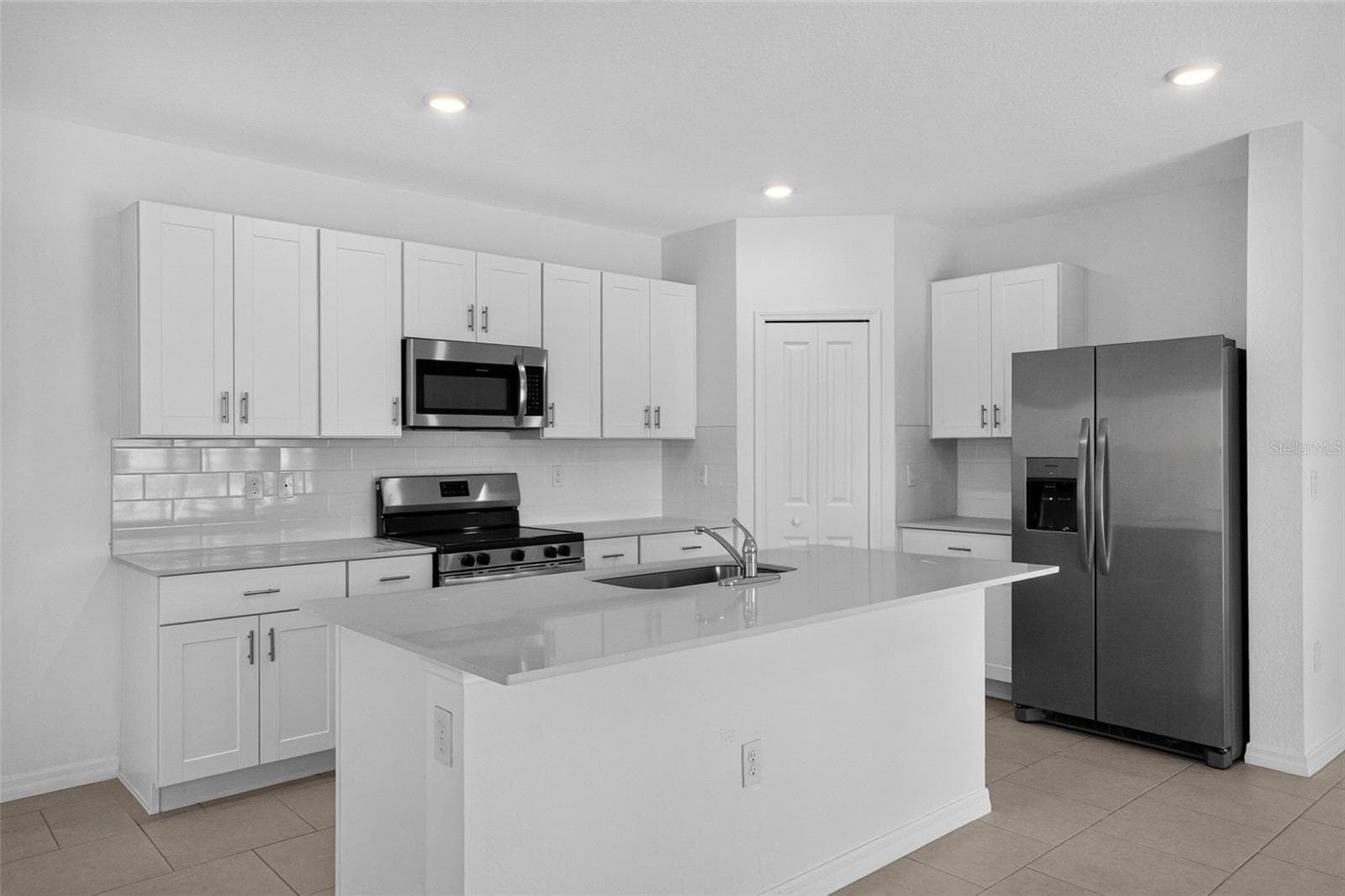 Single Family Residence at 18127 MELLON ST, PARRISH, photo 5 of 19