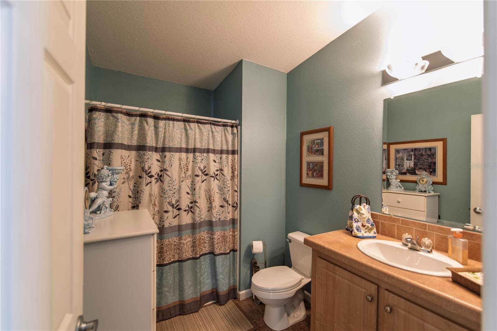 Guest Bathroom - 35 EMDEN CIR, PUNTA GORDA