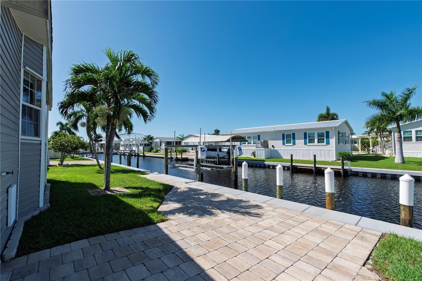 Lift - 35 EMDEN CIR, PUNTA GORDA
