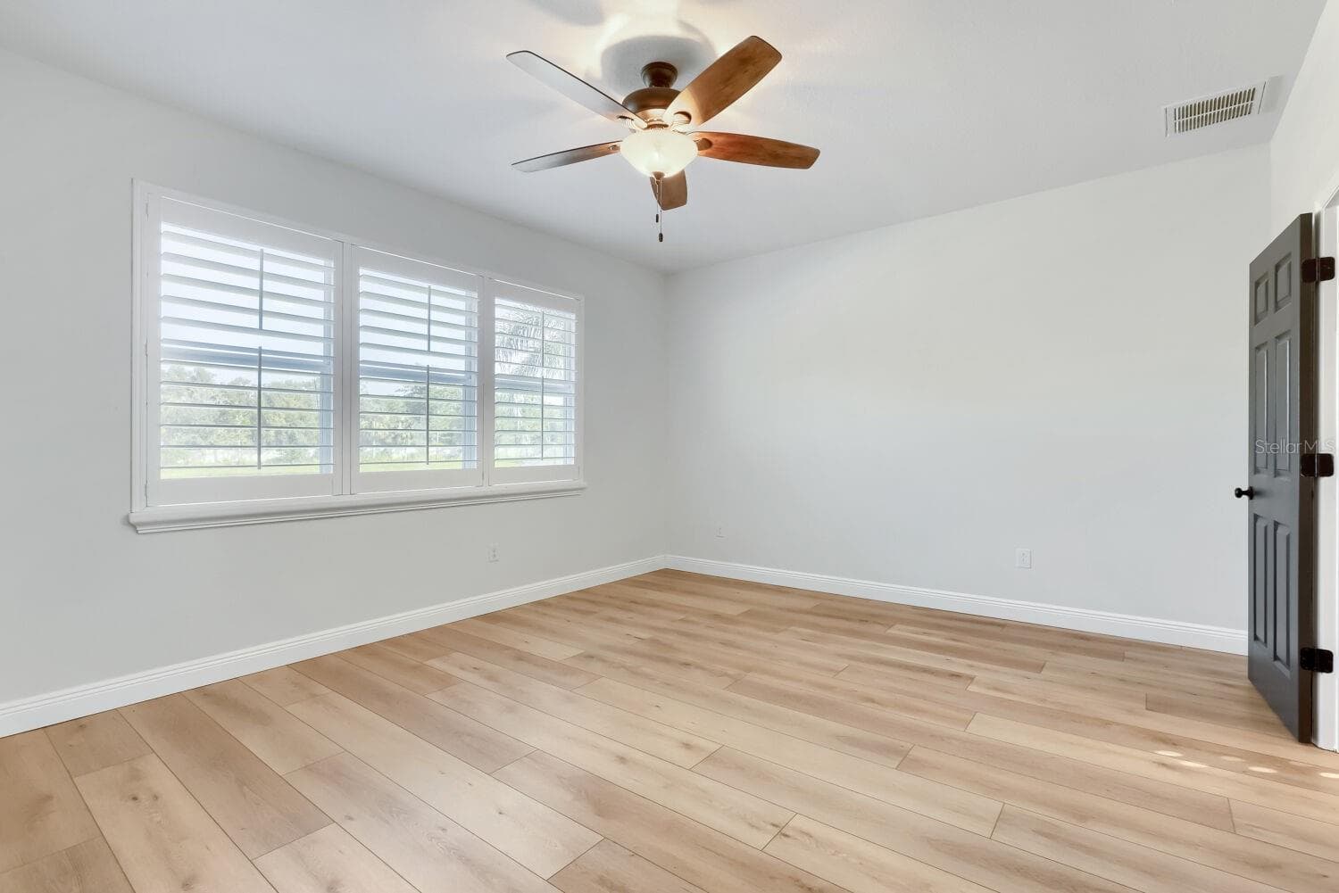 Single Family Residence at 17735 BRIGHT WHEAT DR, LITHIA, photo 17 of 27