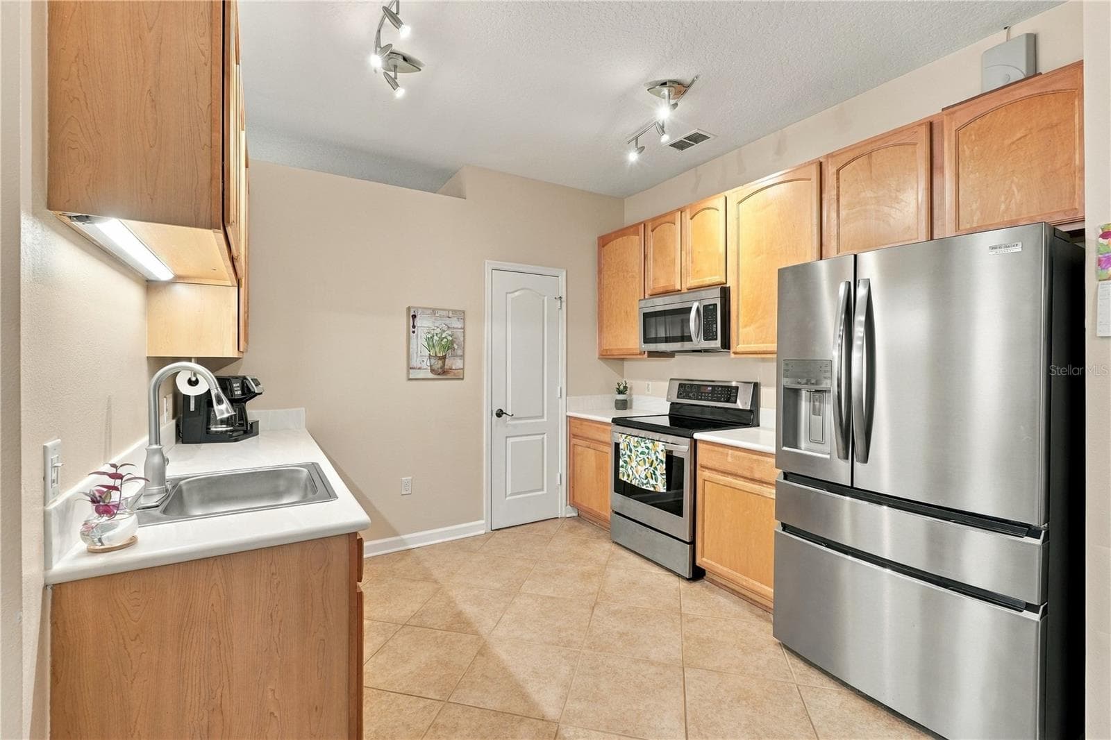 Single Family Residence at 14151 CHICORA CROSSING BLVD, ORLANDO, photo 12 of 60