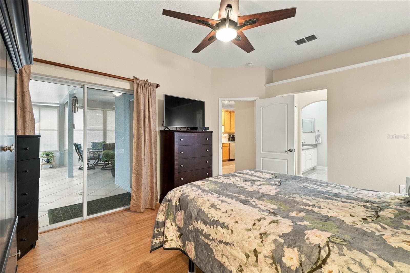 Single Family Residence at 14151 CHICORA CROSSING BLVD, ORLANDO, photo 17 of 60