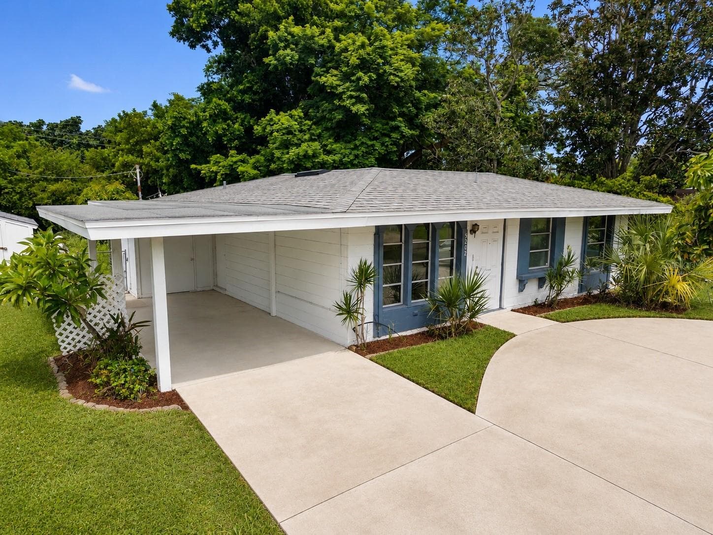Virtually staged - with a little elbow grease! - 5202 19TH ST W, BRADENTON