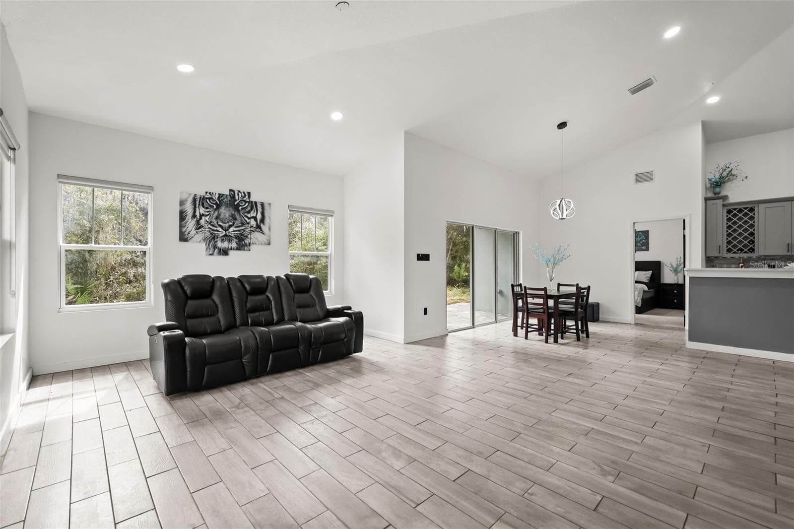Single Family Residence at 1333 TALLAHASSEE CT, POINCIANA, photo 4 of 27
