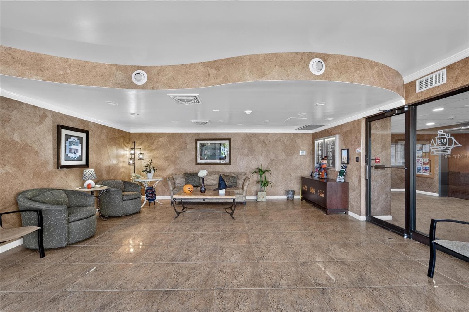 Condominium at 19029 US HIGHWAY 19 N #9-202, CLEARWATER, photo 6 of 57