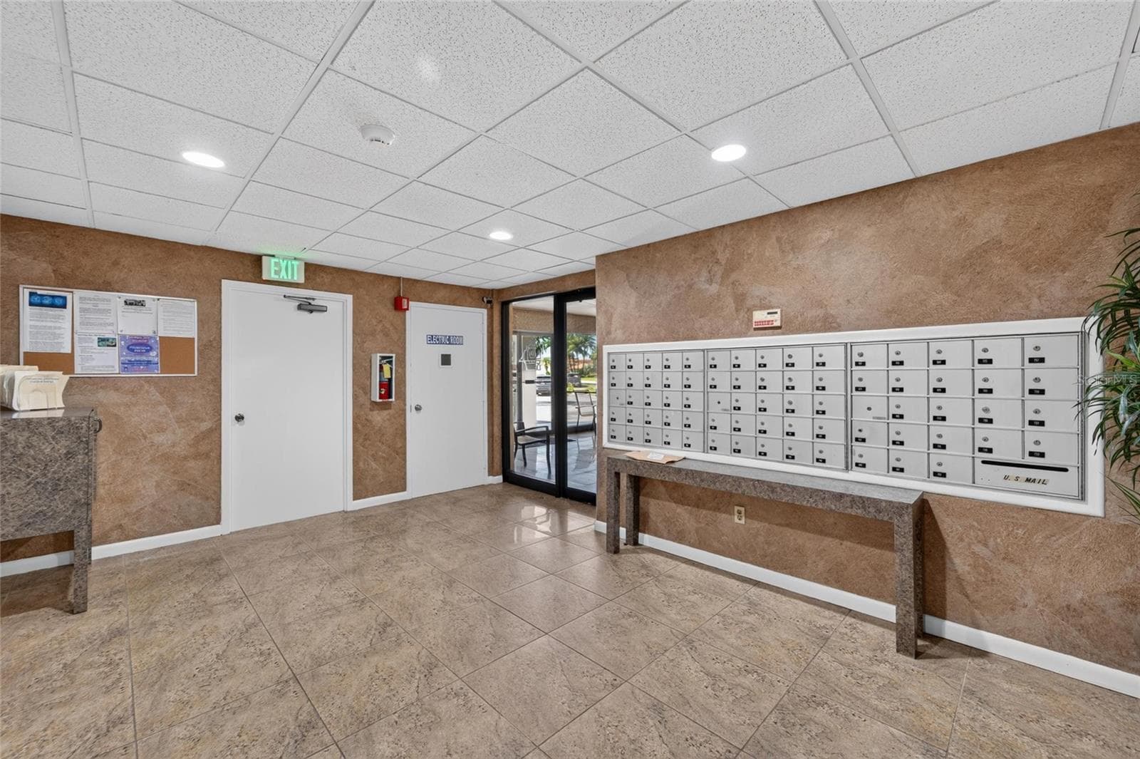 Condominium at 19029 US HIGHWAY 19 N #9-202, CLEARWATER, photo 9 of 57