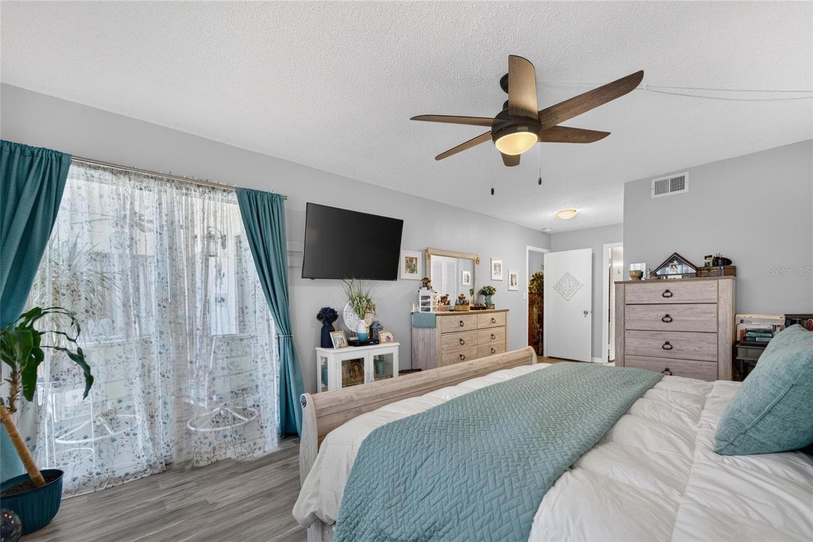 Condominium at 19029 US HIGHWAY 19 N #9-202, CLEARWATER, photo 33 of 57