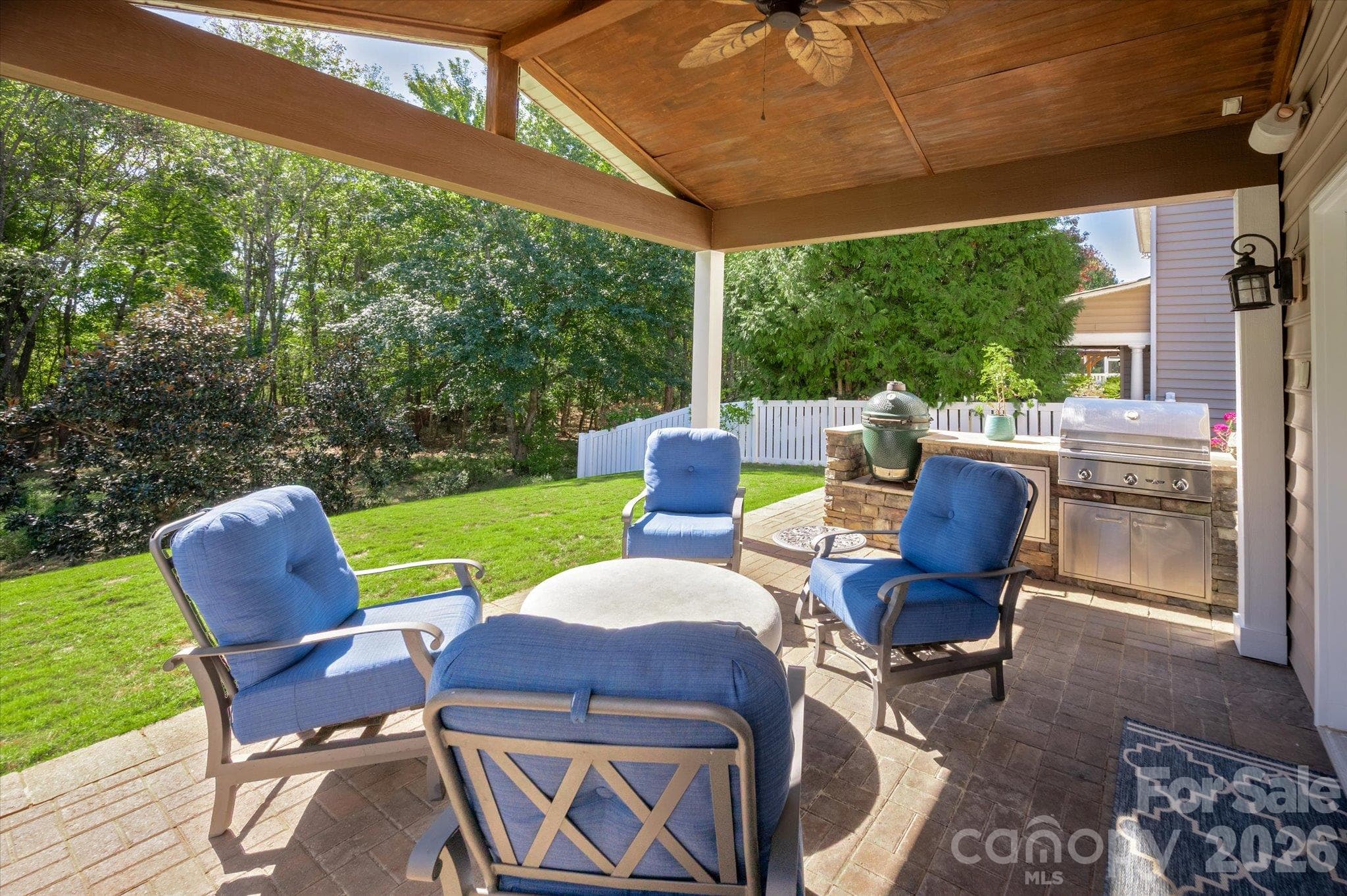 Outdoor kitchen - 6107 Cactus Valley Road, Charlotte