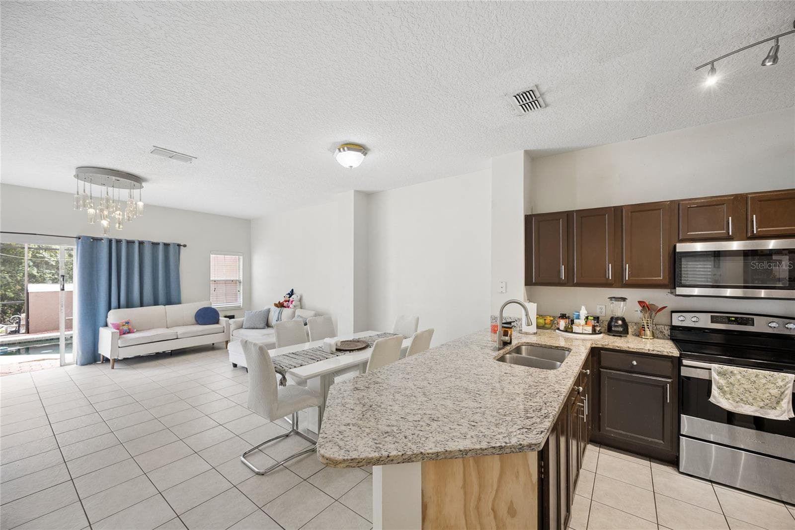 Townhouse at 4526 ALBERTO CIR, KISSIMMEE, photo 5 of 30