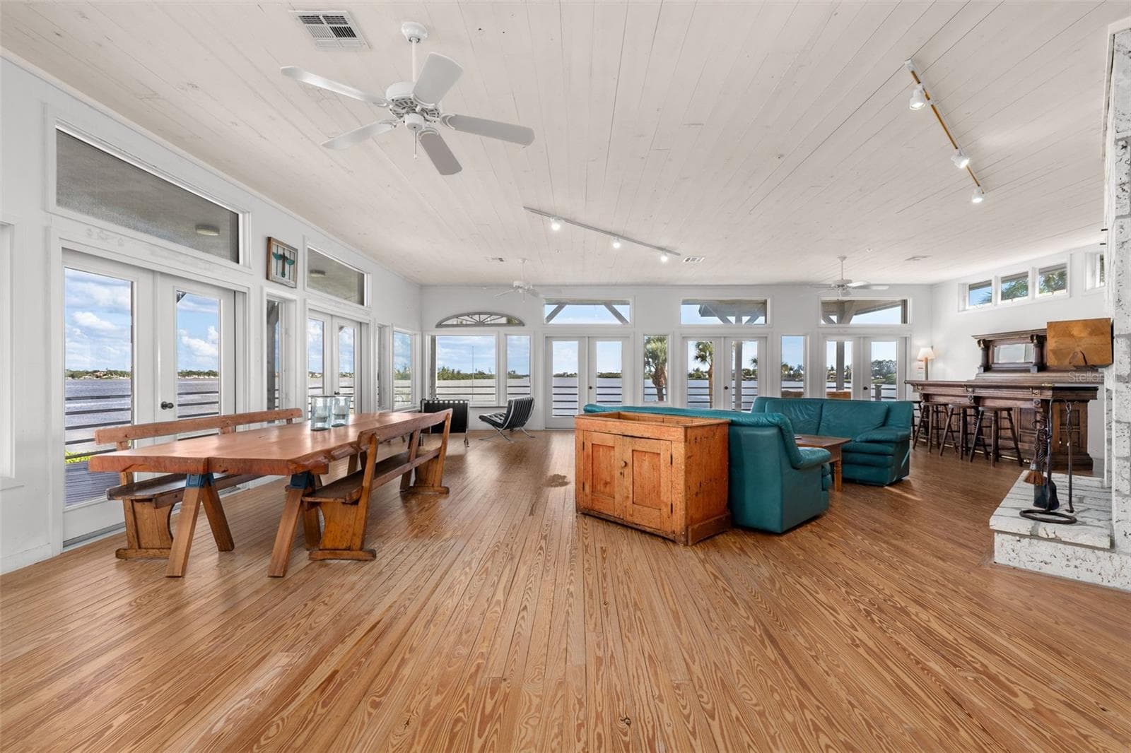 Single Family Residence at 4196 ROBERTS POINT CIR, SARASOTA, photo 20 of 79