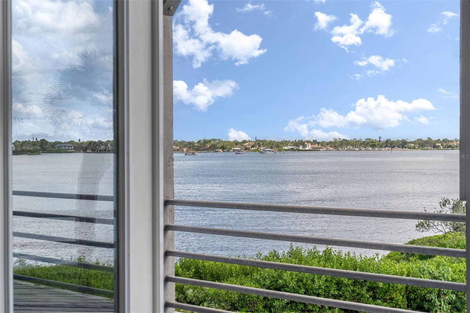 Single Family Residence at 4196 ROBERTS POINT CIR, SARASOTA, photo 22 of 79