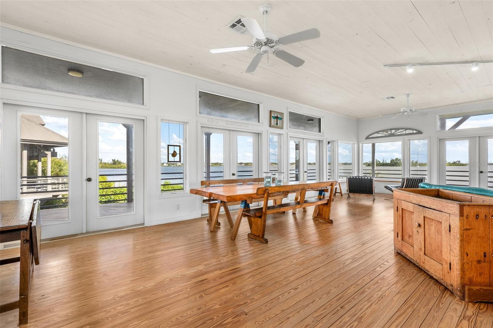 Single Family Residence at 4196 ROBERTS POINT CIR, SARASOTA, photo 26 of 79