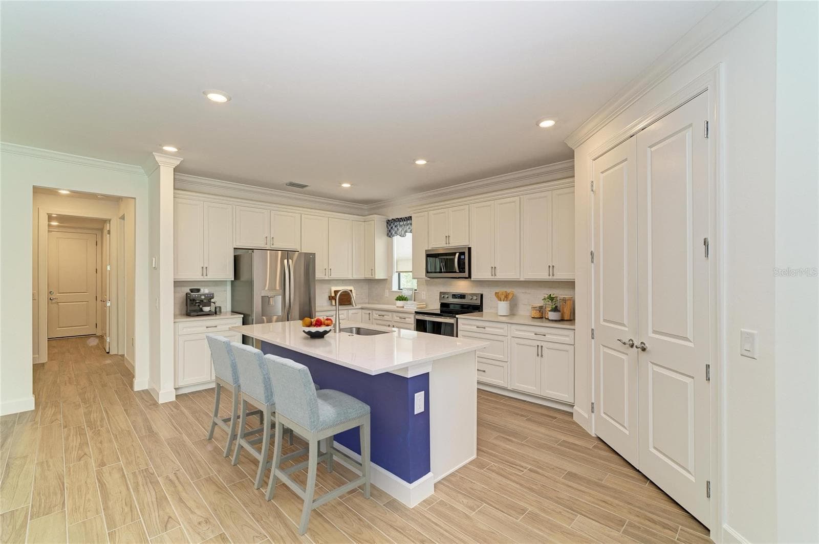 Single Family Residence at 16341 HIDDEN OAK LOOP, LAKEWOOD RANCH, photo 22 of 72