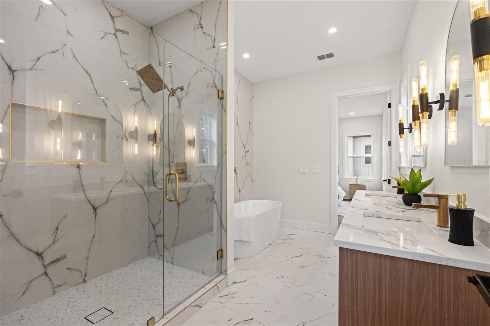 walk in shower - 10144 HODSON PL, SEMINOLE