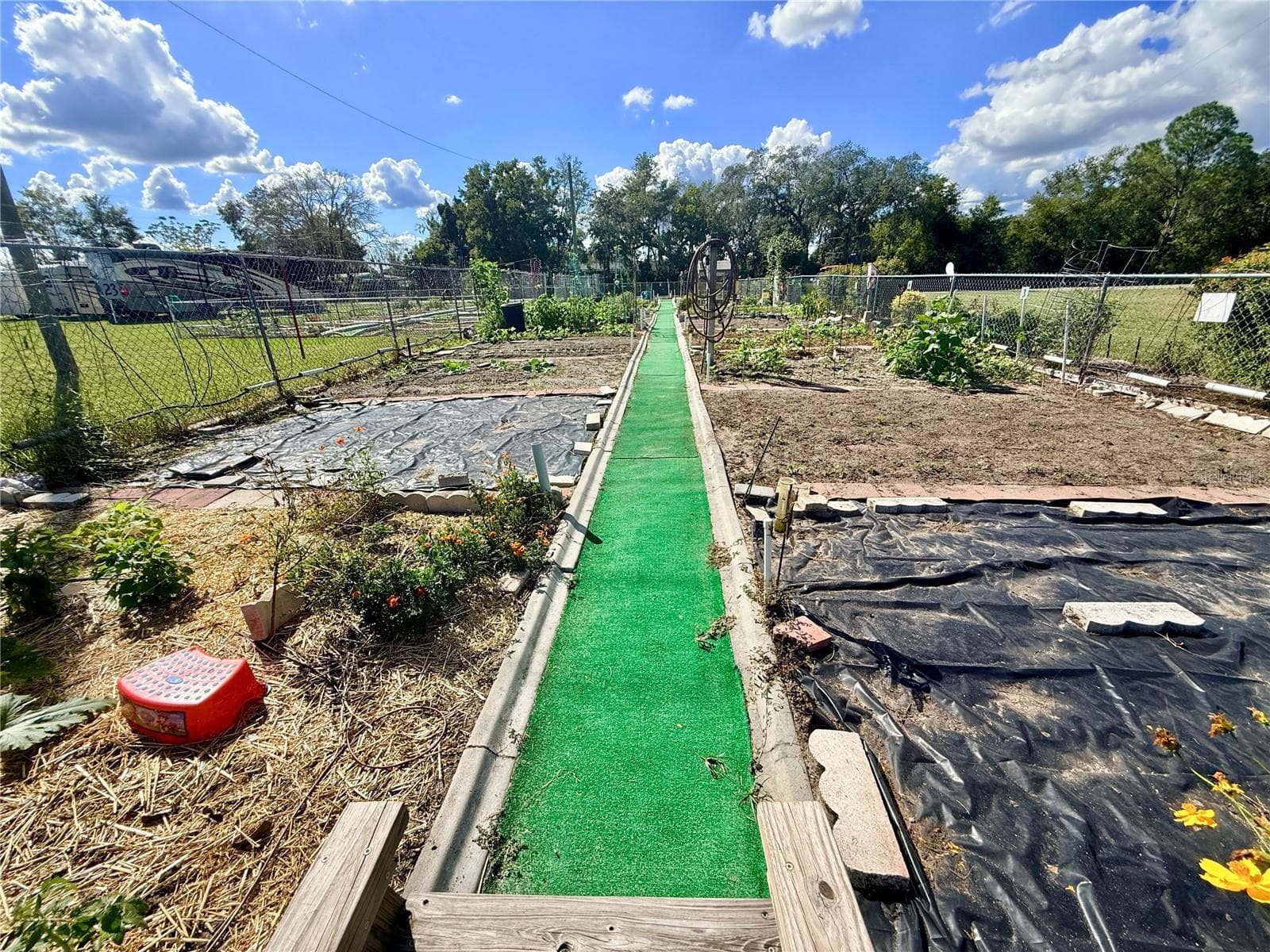 You can have your own Garden! - 911 GRAND VISTA TRL, LEESBURG